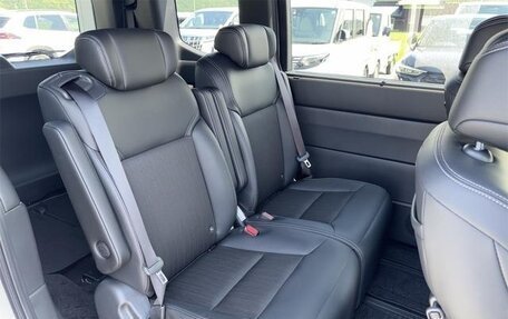 Honda Stepwgn, 2024 год, 2 100 000 рублей, 11 фотография