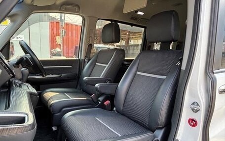 Honda Stepwgn IV, 2015 год, 1 200 100 рублей, 30 фотография
