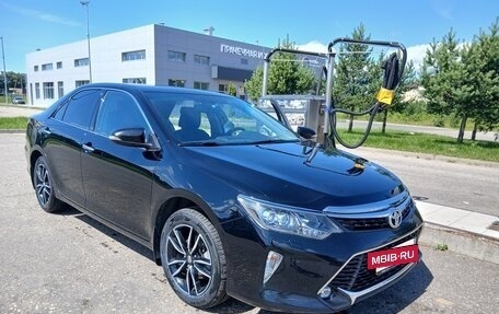 Toyota Camry, 2017 год, 2 580 000 рублей, 10 фотография