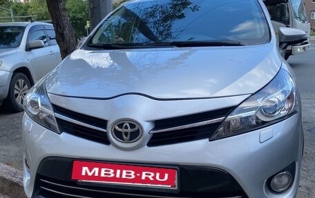 Toyota Verso I, 2013 год, 1 350 000 рублей, 14 фотография