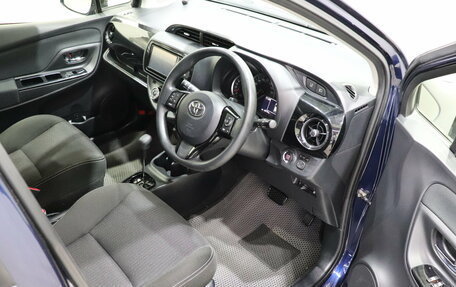 Toyota Vitz, 2019 год, 980 000 рублей, 17 фотография