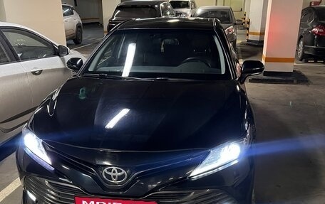 Toyota Camry, 2021 год, 2 590 000 рублей, 1 фотография