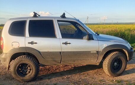 Chevrolet Niva I рестайлинг, 2005 год, 260 000 рублей, 17 фотография