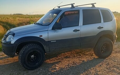 Chevrolet Niva I рестайлинг, 2005 год, 260 000 рублей, 19 фотография