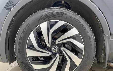 Volkswagen Tiguan II, 2023 год, 2 750 000 рублей, 21 фотография