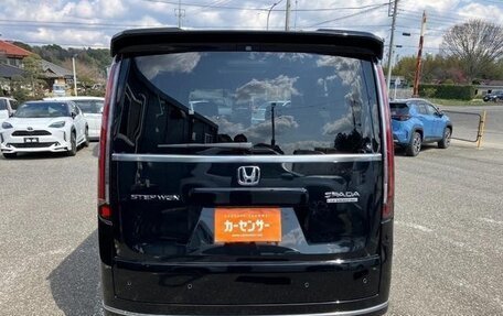 Honda Stepwgn, 2023 год, 2 200 000 рублей, 5 фотография