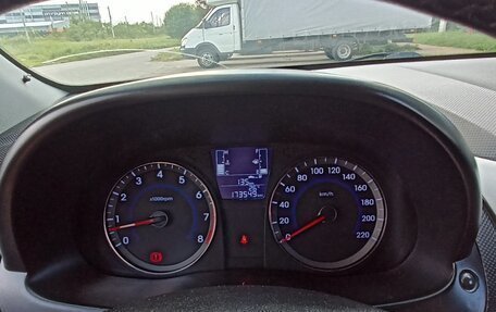 Hyundai Solaris II рестайлинг, 2014 год, 900 000 рублей, 3 фотография