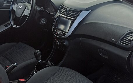 Hyundai Solaris II рестайлинг, 2014 год, 900 000 рублей, 8 фотография