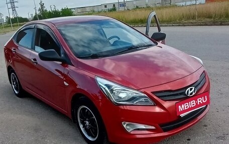 Hyundai Solaris II рестайлинг, 2014 год, 900 000 рублей, 2 фотография
