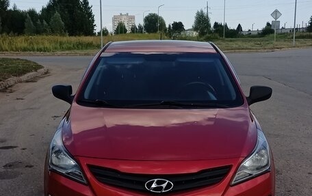Hyundai Solaris II рестайлинг, 2014 год, 900 000 рублей, 13 фотография