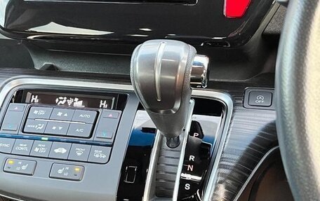 Honda Stepwgn IV, 2017 год, 1 600 400 рублей, 17 фотография