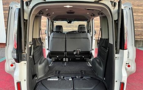 Honda Stepwgn IV, 2017 год, 1 600 400 рублей, 38 фотография