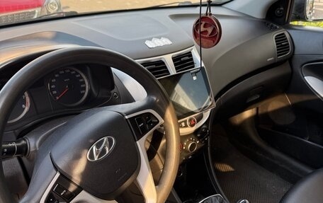 Hyundai Solaris II рестайлинг, 2016 год, 475 000 рублей, 2 фотография