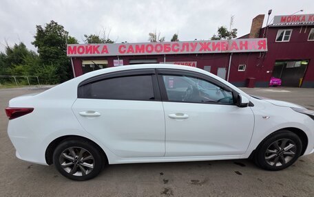 KIA Rio IV, 2021 год, 1 700 000 рублей, 2 фотография