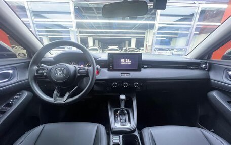Honda Vezel, 2023 год, 1 830 000 рублей, 12 фотография