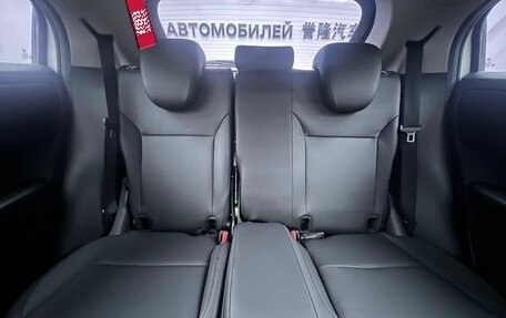 Honda Vezel, 2023 год, 1 830 000 рублей, 11 фотография