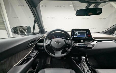 Toyota C-HR I рестайлинг, 2022 год, 2 897 000 рублей, 6 фотография