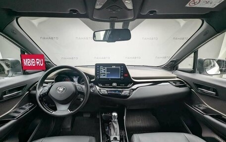 Toyota C-HR I рестайлинг, 2022 год, 2 897 000 рублей, 5 фотография