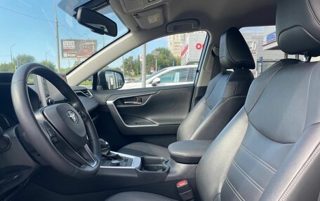Toyota RAV4, 2020 год, 2 800 000 рублей, 10 фотография