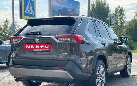 Toyota RAV4, 2020 год, 2 800 000 рублей, 5 фотография