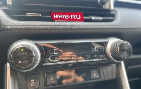 Toyota RAV4, 2020 год, 2 800 000 рублей, 19 фотография