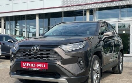 Toyota RAV4, 2020 год, 2 800 000 рублей, 2 фотография