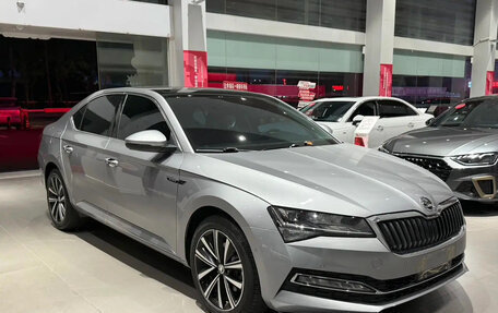 Skoda Superb III рестайлинг, 2023 год, 2 055 007 рублей, 3 фотография