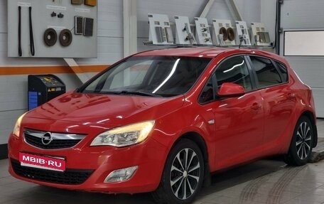 Opel Astra J, 2011 год, 549 000 рублей, 1 фотография