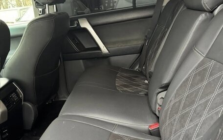 Toyota Land Cruiser Prado 150 рестайлинг 2, 2013 год, 2 500 000 рублей, 9 фотография
