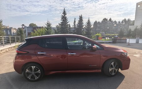 Nissan Leaf II, 2018 год, 1 950 000 рублей, 8 фотография