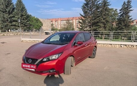 Nissan Leaf II, 2018 год, 1 950 000 рублей, 3 фотография