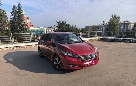 Nissan Leaf II, 2018 год, 1 950 000 рублей, 2 фотография