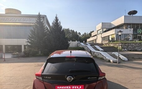 Nissan Leaf II, 2018 год, 1 950 000 рублей, 6 фотография