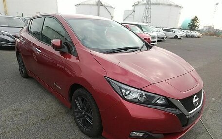 Nissan Leaf II, 2018 год, 1 950 000 рублей, 15 фотография