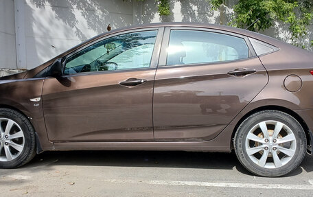 Hyundai Solaris II рестайлинг, 2016 год, 1 050 000 рублей, 2 фотография