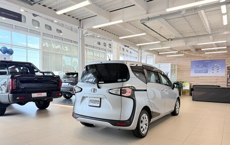 Toyota Sienta II, 2017 год, 1 429 000 рублей, 6 фотография