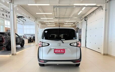 Toyota Sienta II, 2017 год, 1 429 000 рублей, 5 фотография