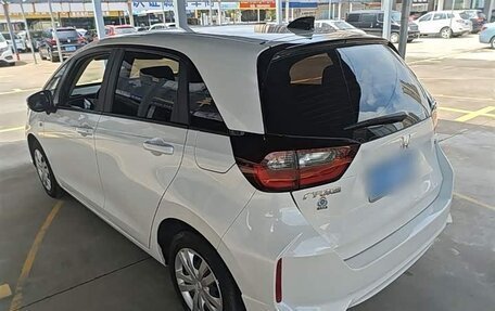 Honda Fit, 2023 год, 1 050 000 рублей, 4 фотография