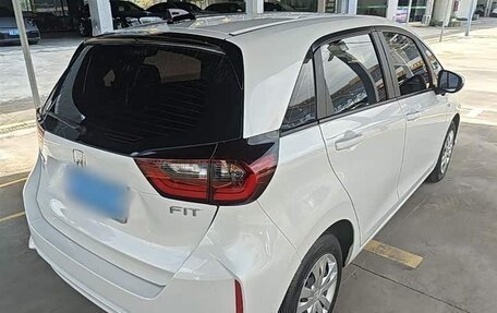 Honda Fit, 2023 год, 1 050 000 рублей, 6 фотография