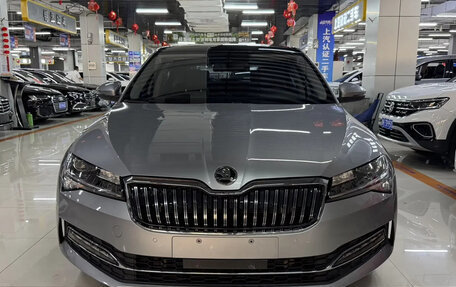 Skoda Superb III рестайлинг, 2023 год, 2 100 007 рублей, 2 фотография
