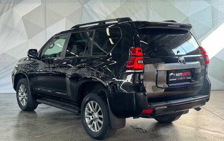 Toyota Land Cruiser Prado 150 рестайлинг 2, 2021 год, 6 300 000 рублей, 4 фотография