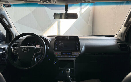 Toyota Land Cruiser Prado 150 рестайлинг 2, 2021 год, 6 300 000 рублей, 11 фотография