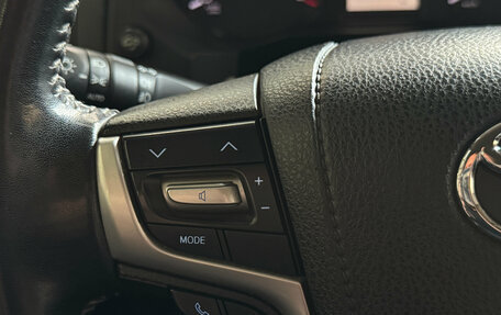 Toyota Land Cruiser Prado 150 рестайлинг 2, 2021 год, 6 300 000 рублей, 12 фотография