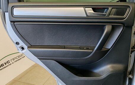 Volkswagen Touareg III, 2013 год, 1 850 000 рублей, 24 фотография