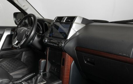 Toyota Land Cruiser Prado 150 рестайлинг 2, 2016 год, 3 455 000 рублей, 7 фотография