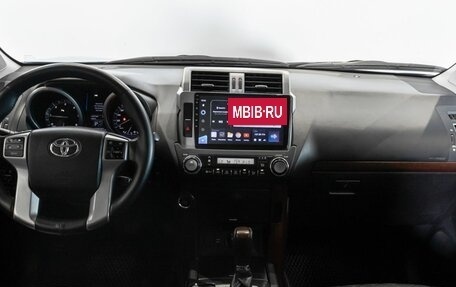 Toyota Land Cruiser Prado 150 рестайлинг 2, 2016 год, 3 455 000 рублей, 6 фотография