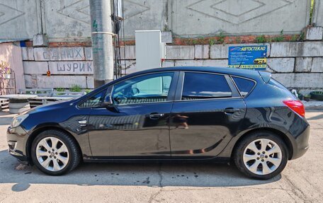 Opel Astra J, 2013 год, 700 000 рублей, 2 фотография