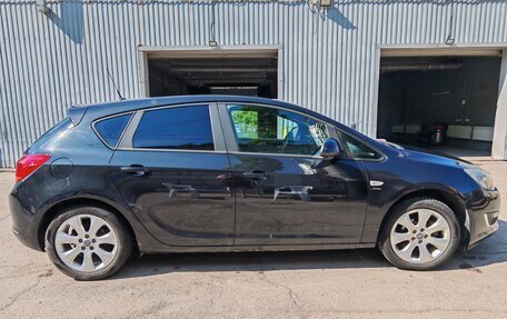 Opel Astra J, 2013 год, 700 000 рублей, 3 фотография