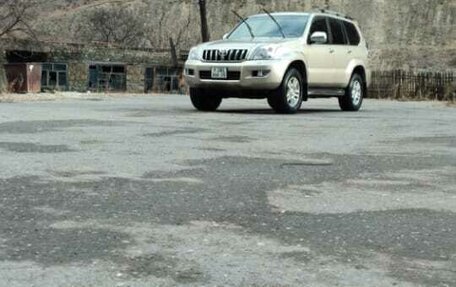 Toyota Land Cruiser Prado 120 рестайлинг, 2004 год, 1 750 000 рублей, 4 фотография