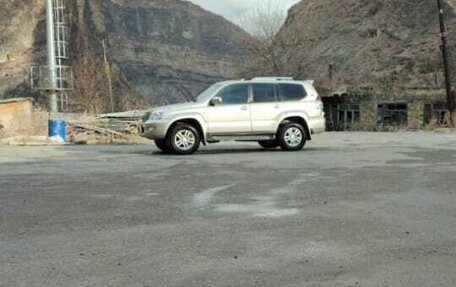 Toyota Land Cruiser Prado 120 рестайлинг, 2004 год, 1 750 000 рублей, 5 фотография